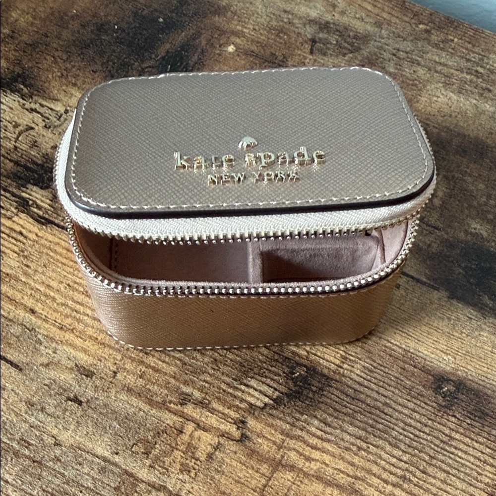 kate spade ♠️ rose gold Jewelry Box